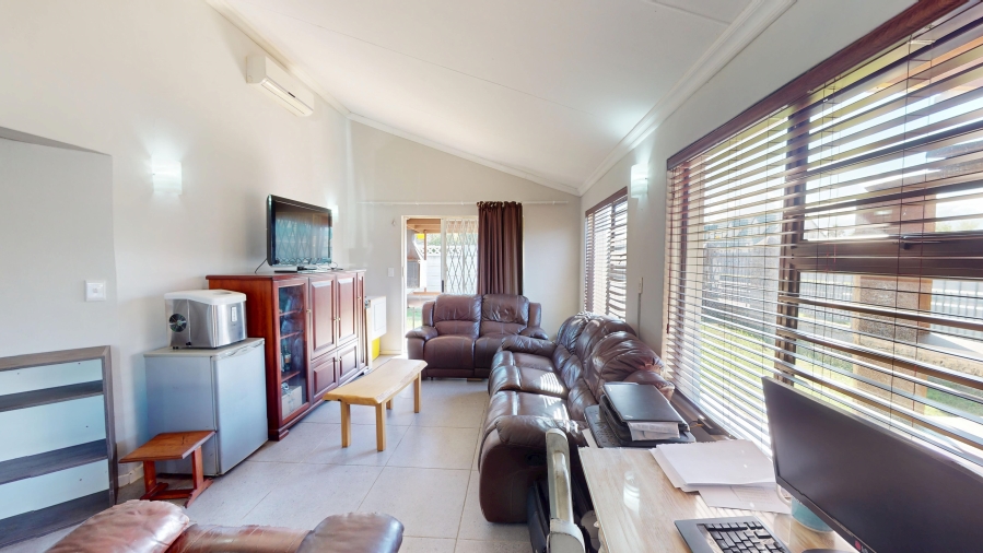 2 Bedroom Property for Sale in Admirals Park Western Cape